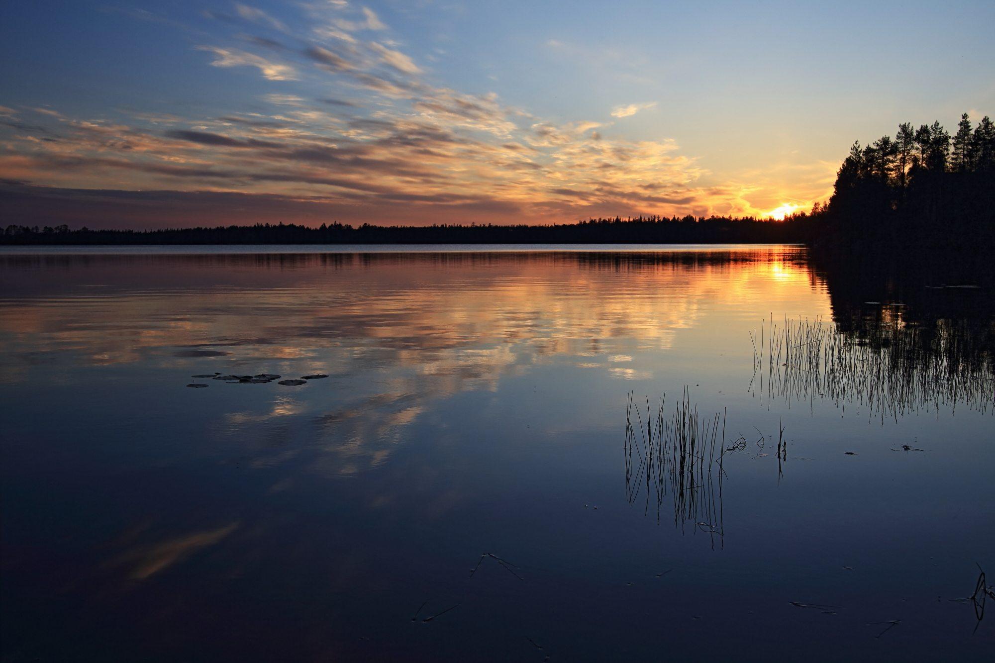 Najnizja tocka sonca, ob jezeru na Finskem