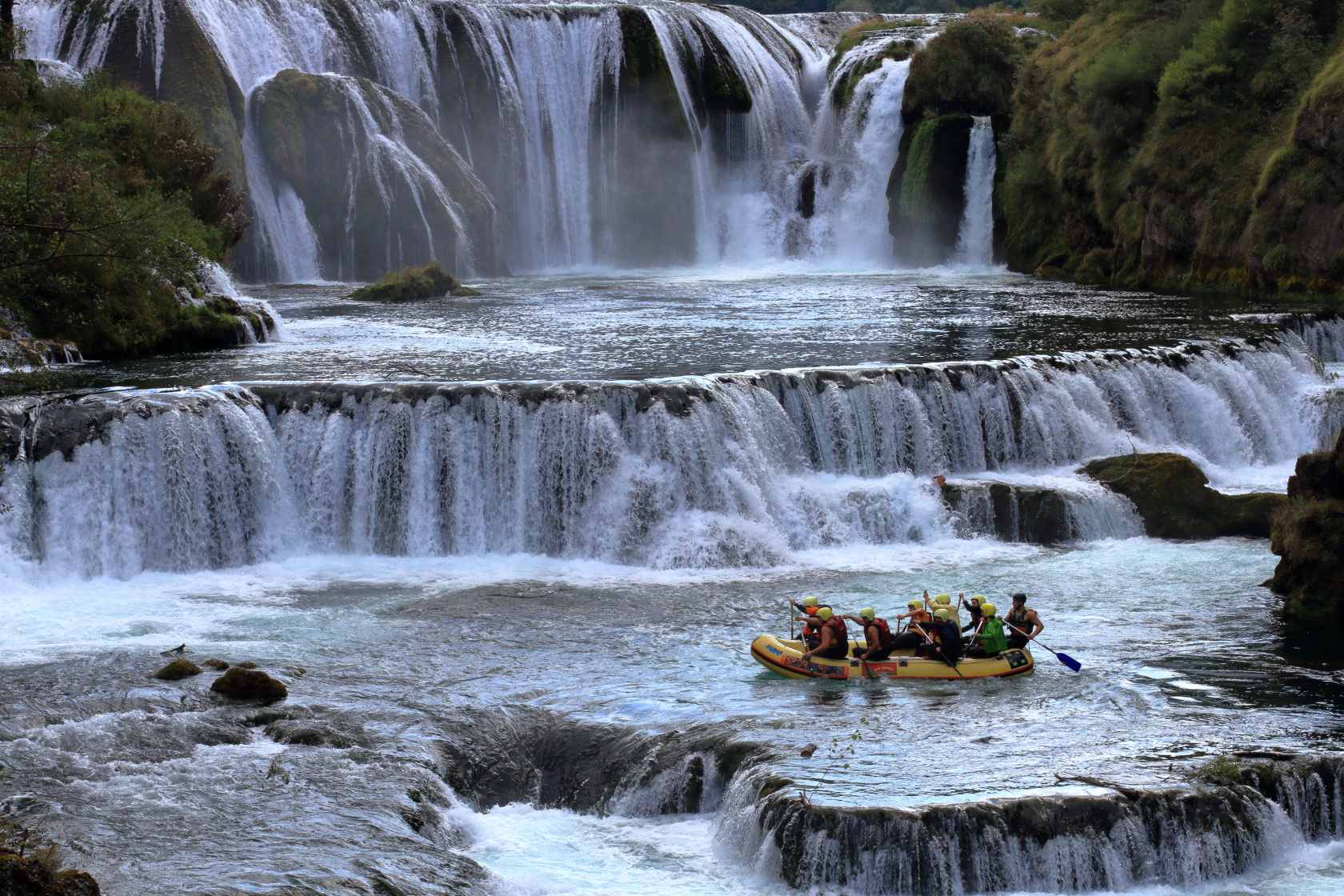 Strbacki buk, slapovi na reki Uni