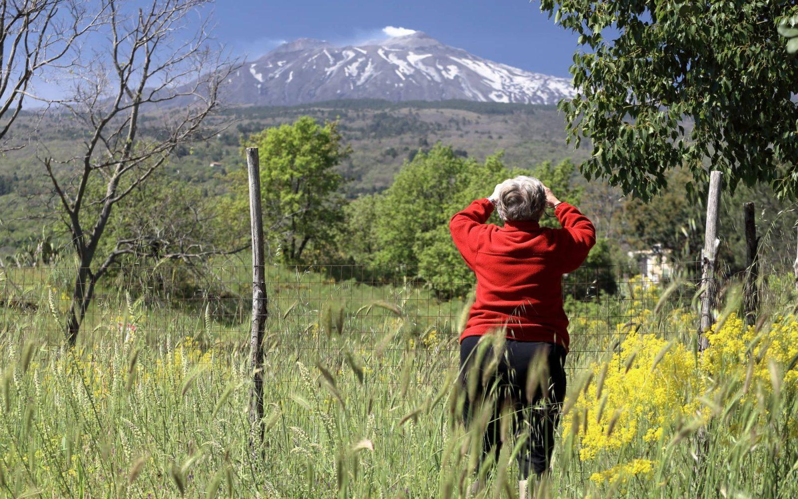 From Naples to Sicily and back through Apulia to the home.Od Neaplja do Sicilije in nazaj skozi Apulijo proti domu.
