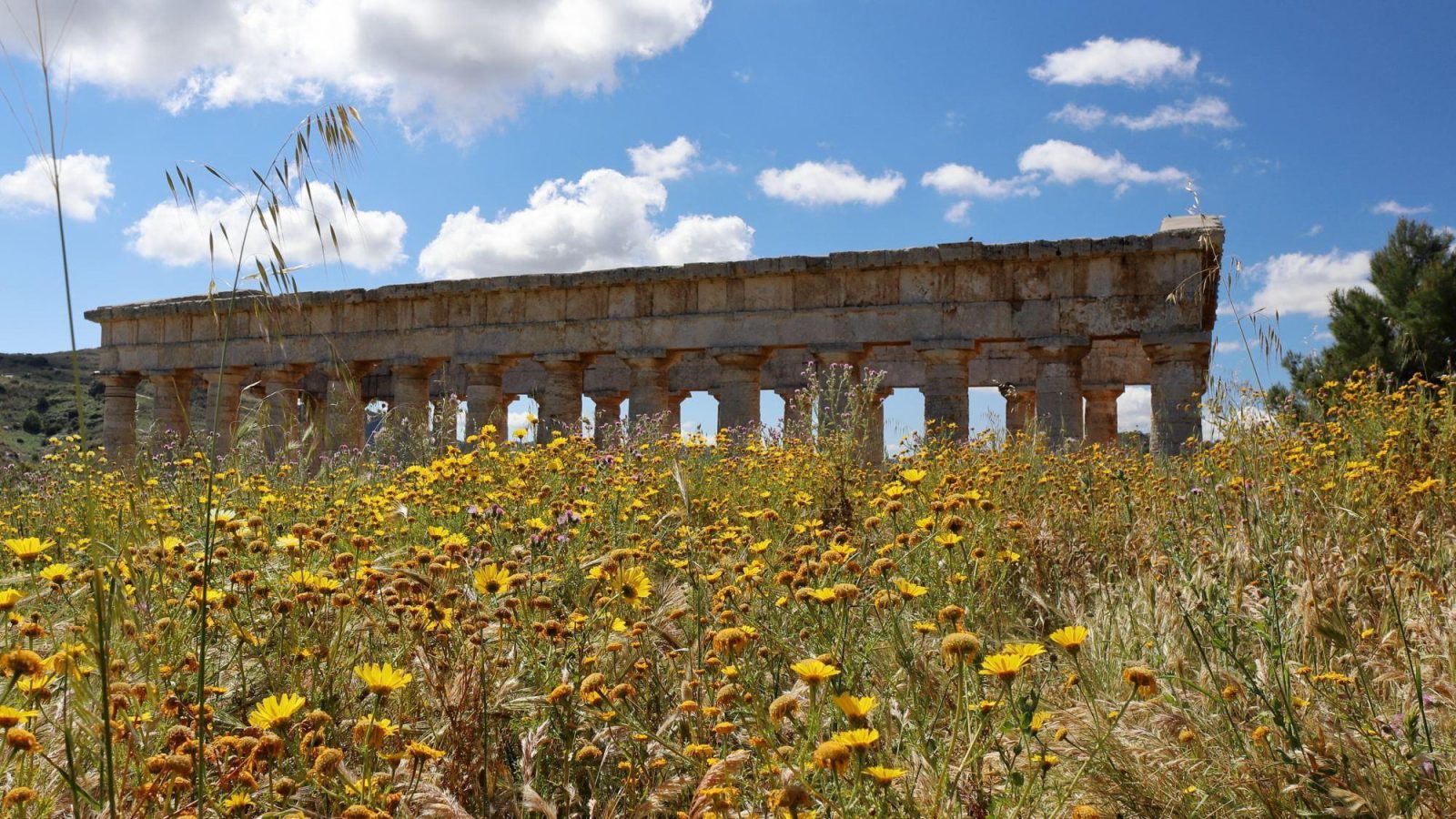 From Naples to Sicily and back through Apulia to the home.Od Neaplja do Sicilije in nazaj skozi Apulijo proti domu.